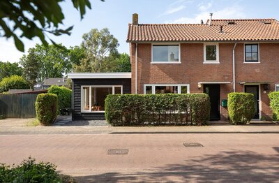 Warrekam 8 LAREN Warrekam 8 LAREN
